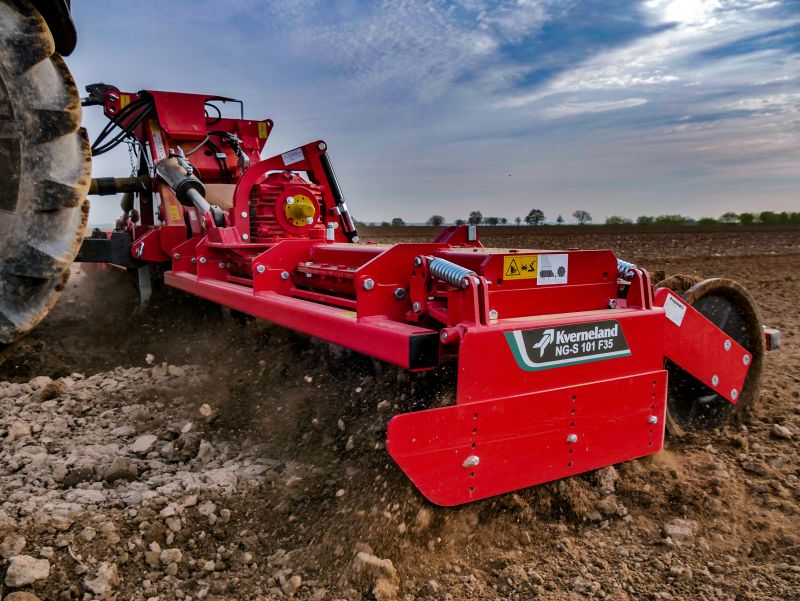 KV-F35-2018-field-0064-jpg-g1alk725py