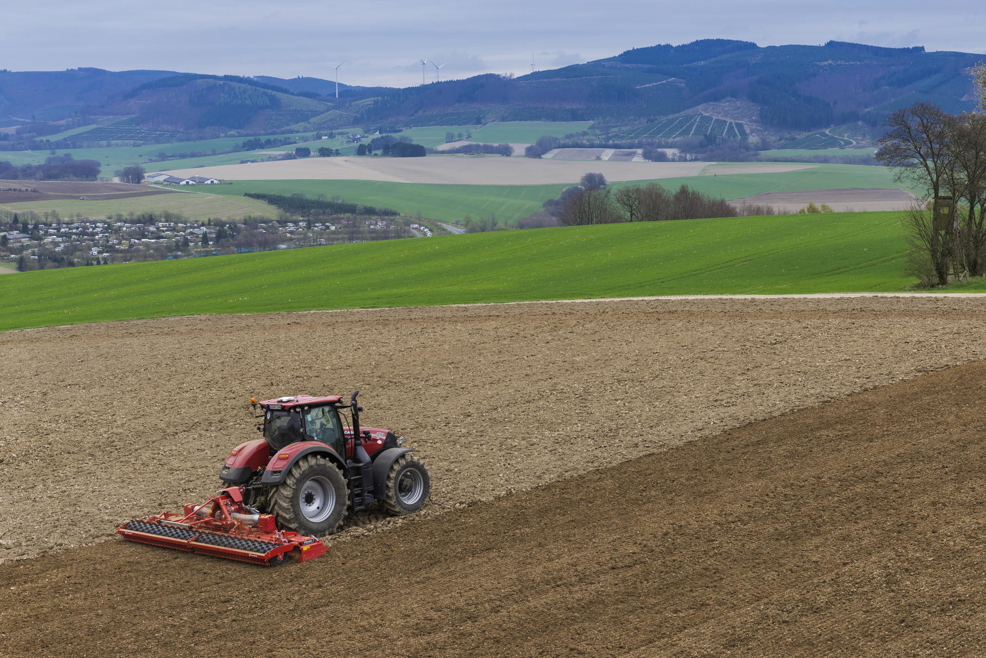 KV_F30_2017_field_0009_productslider