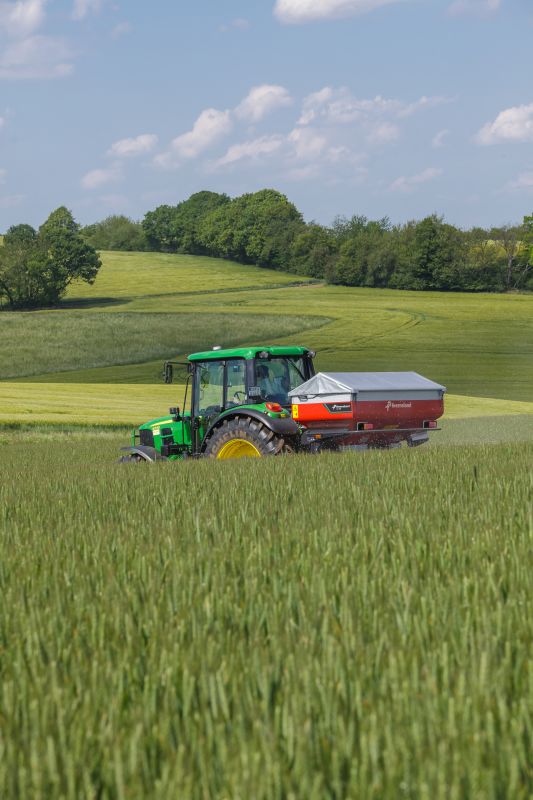 Kverneland-Exacta-Disc-Spreader-0112-gohi3xrs7v