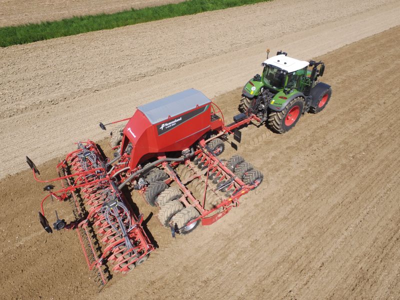 Kverneland-u-drill-6001-field-0004-JPG-g6vqytylnv