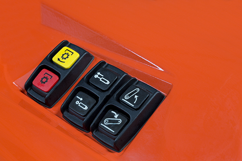 M7002-vnejsi-ovladani-hydrauliky-a-PTO