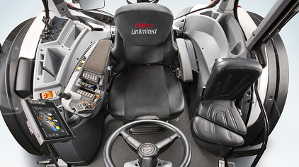 valtra-n4-series-studio-n174v-interior9-highres_156508